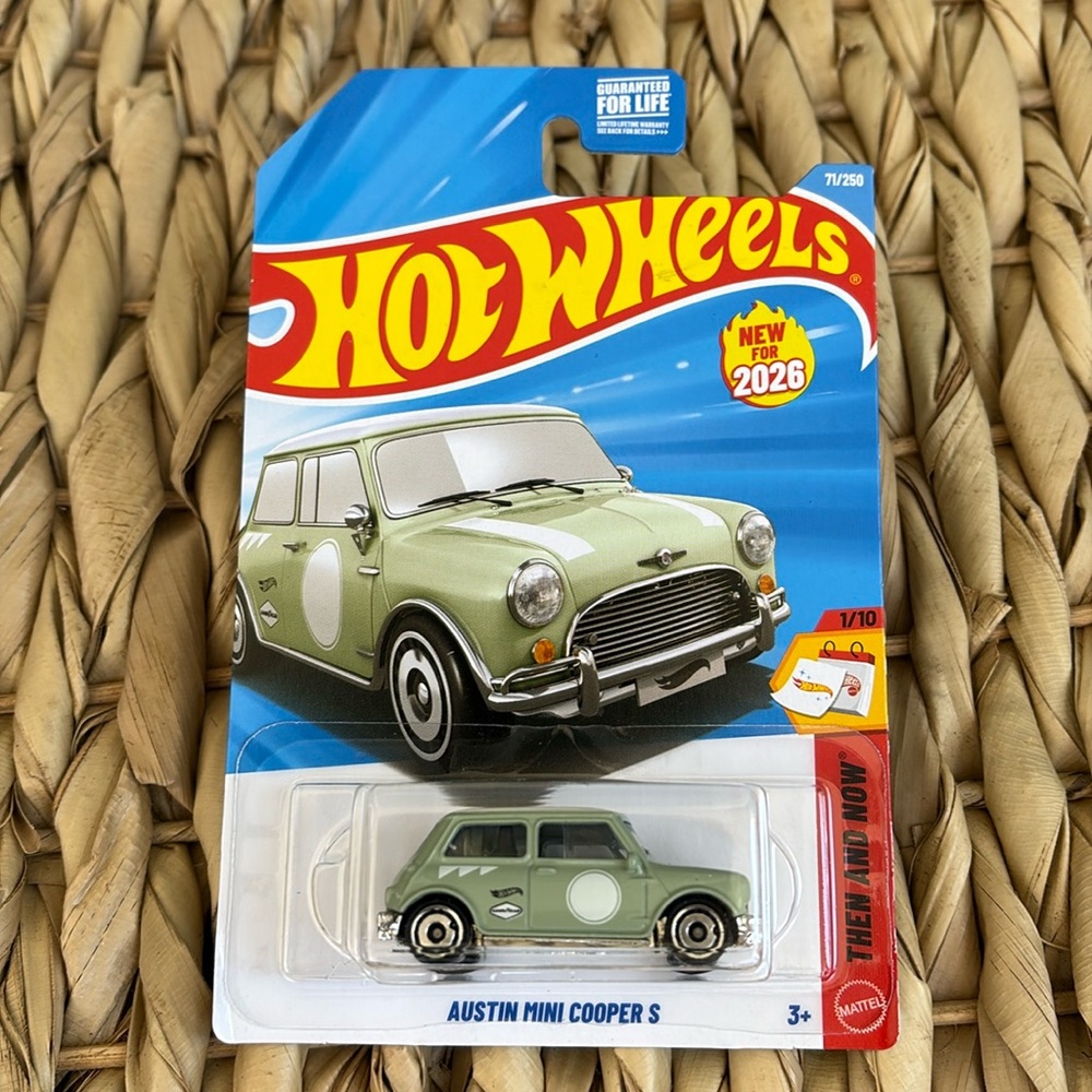 Austin Mini Cooper British Automobile Green Compact Car Hot Wheels New 2026